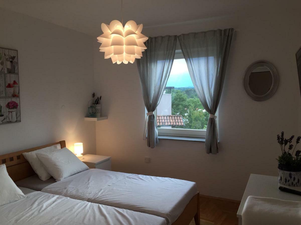 Apartments Papalinna 2 By Moro Krk Town Exterior foto